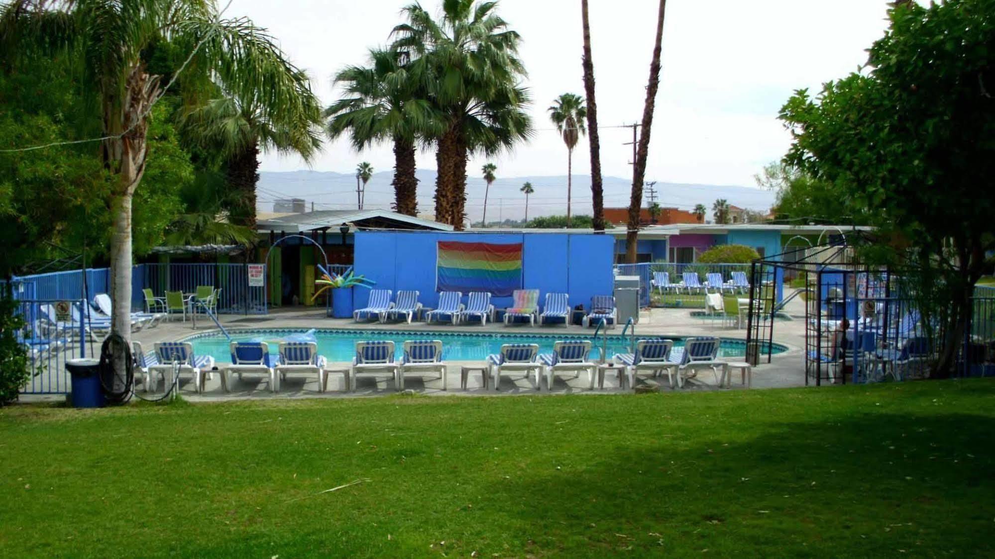 Ccbc Resort Hotel - A Gay Men'S Resort Cathedral City Exterior photo